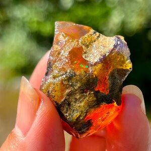 Water opal with rainbow flash (g) | crystal